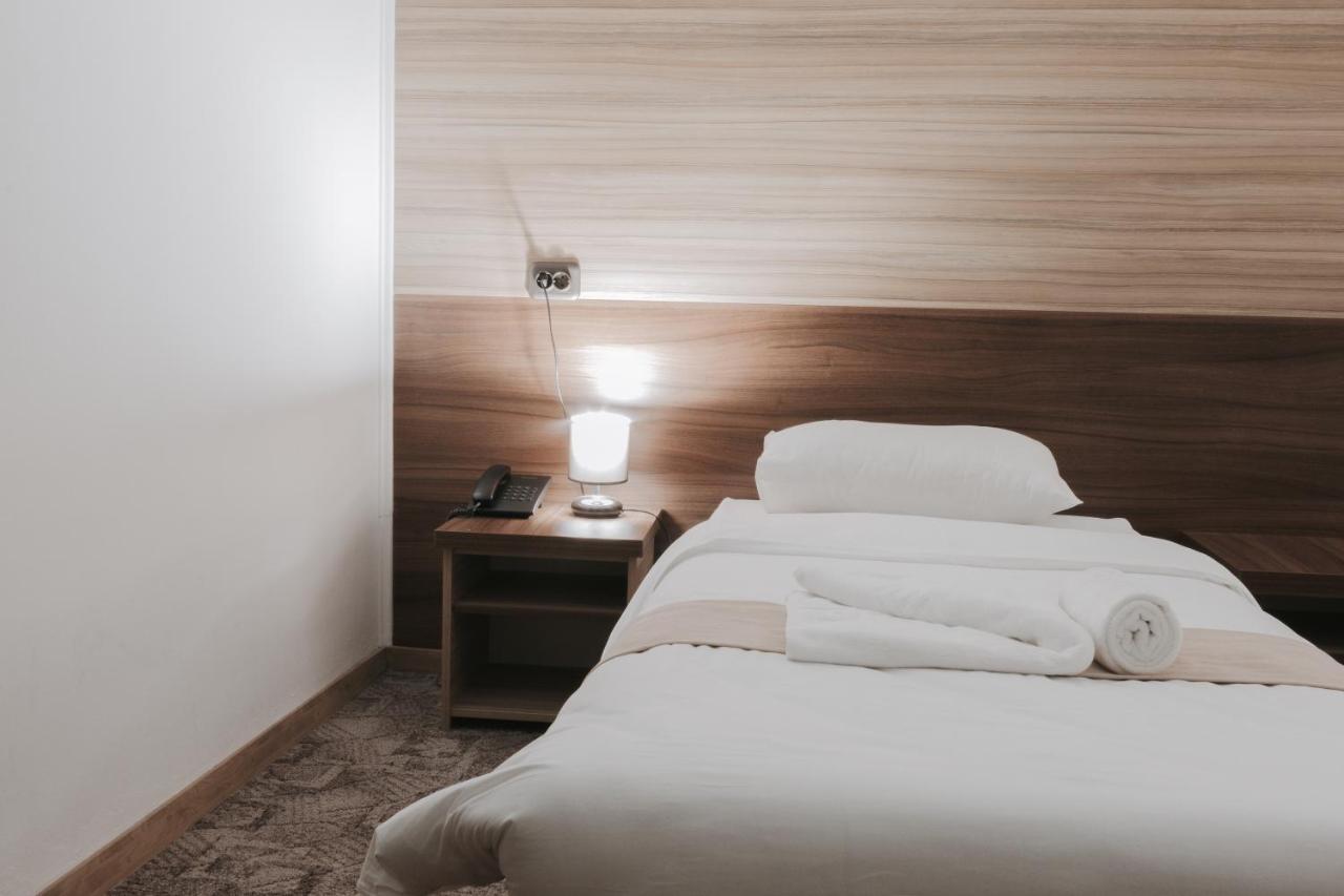 Hotel Apollo Central 锡比乌 外观 照片