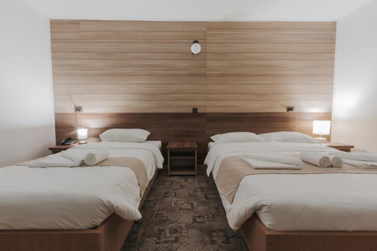 Hotel Apollo Central 锡比乌 外观 照片