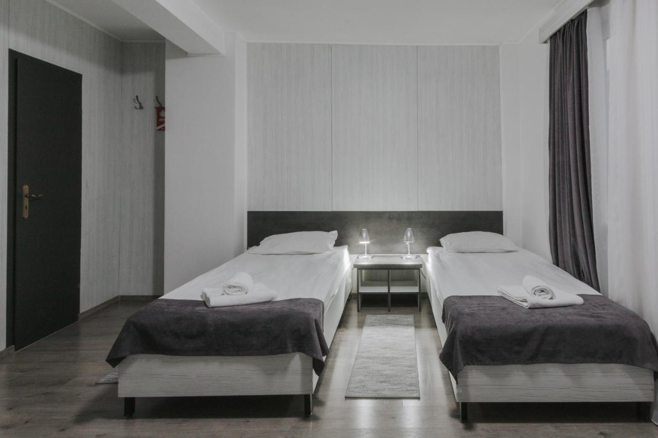 Hotel Apollo Central 锡比乌 外观 照片