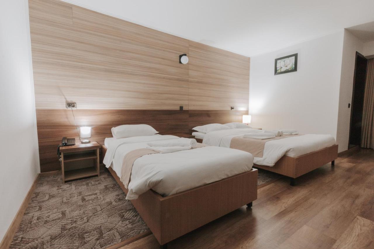 Hotel Apollo Central 锡比乌 外观 照片